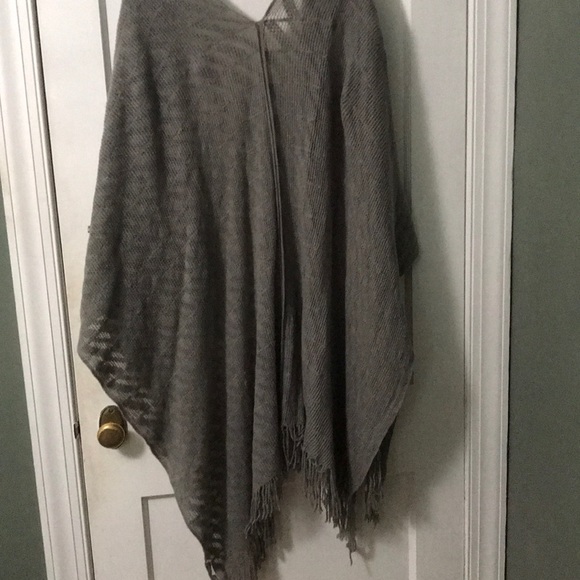 Chic Soul Shawl - Picture 3 of 3